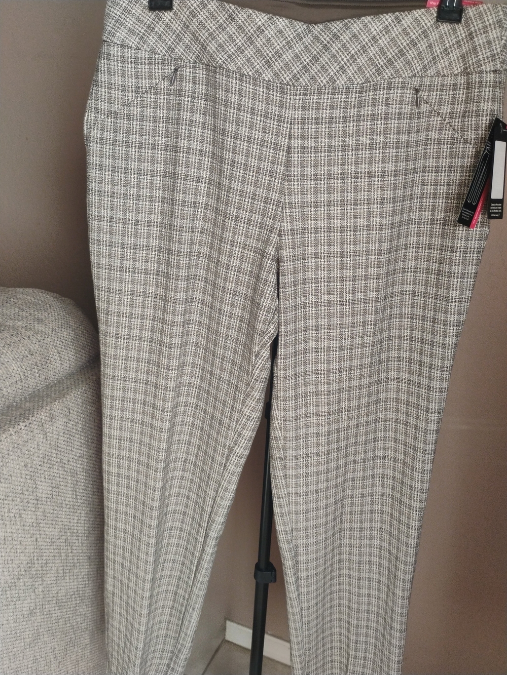 Investments Size 14 Women's Plaid Pull On Straight LegTrousers in Gray and White